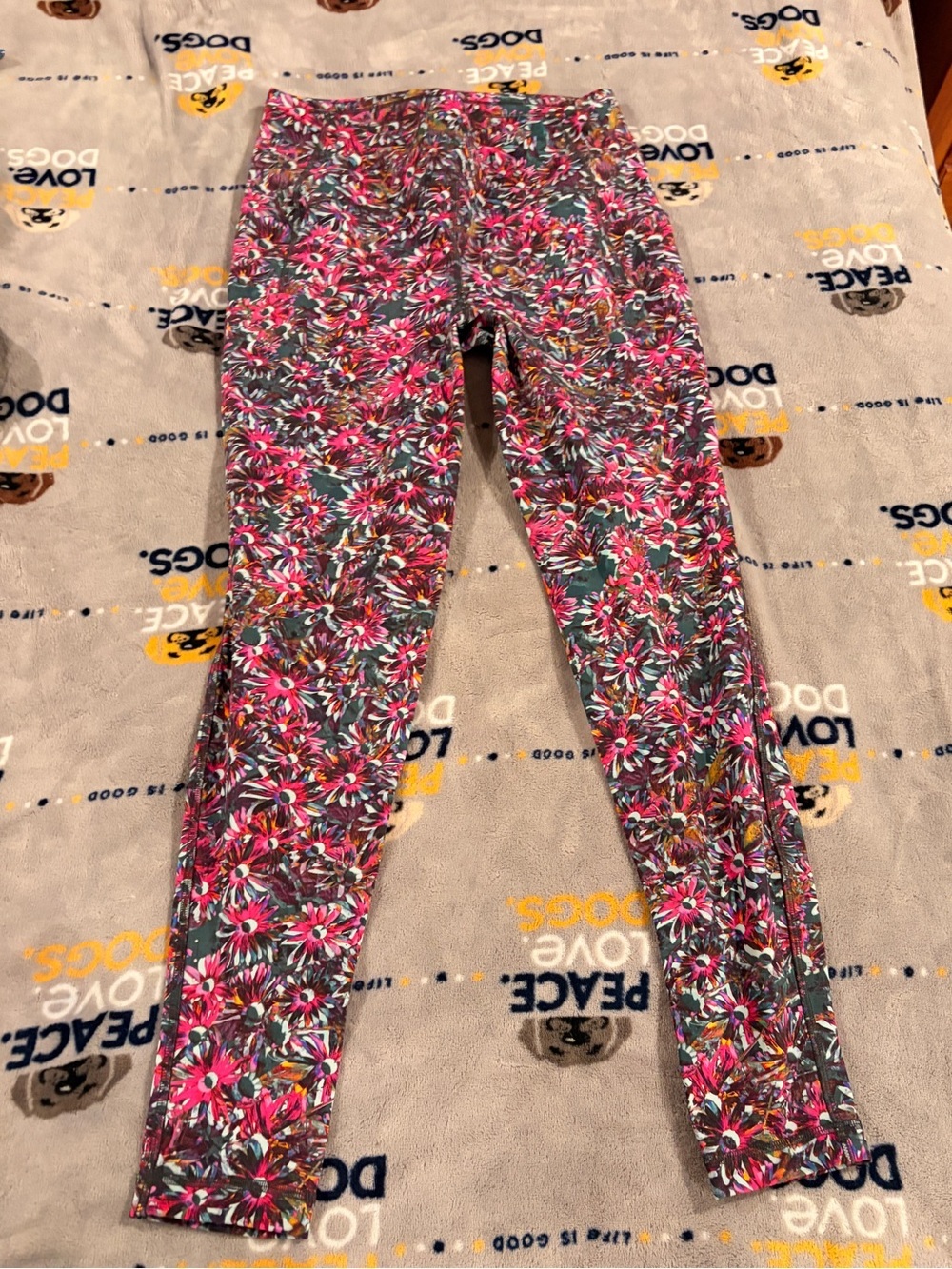 NWOT Lululemon Floral Print Pink Women’s Size 10 Leggings